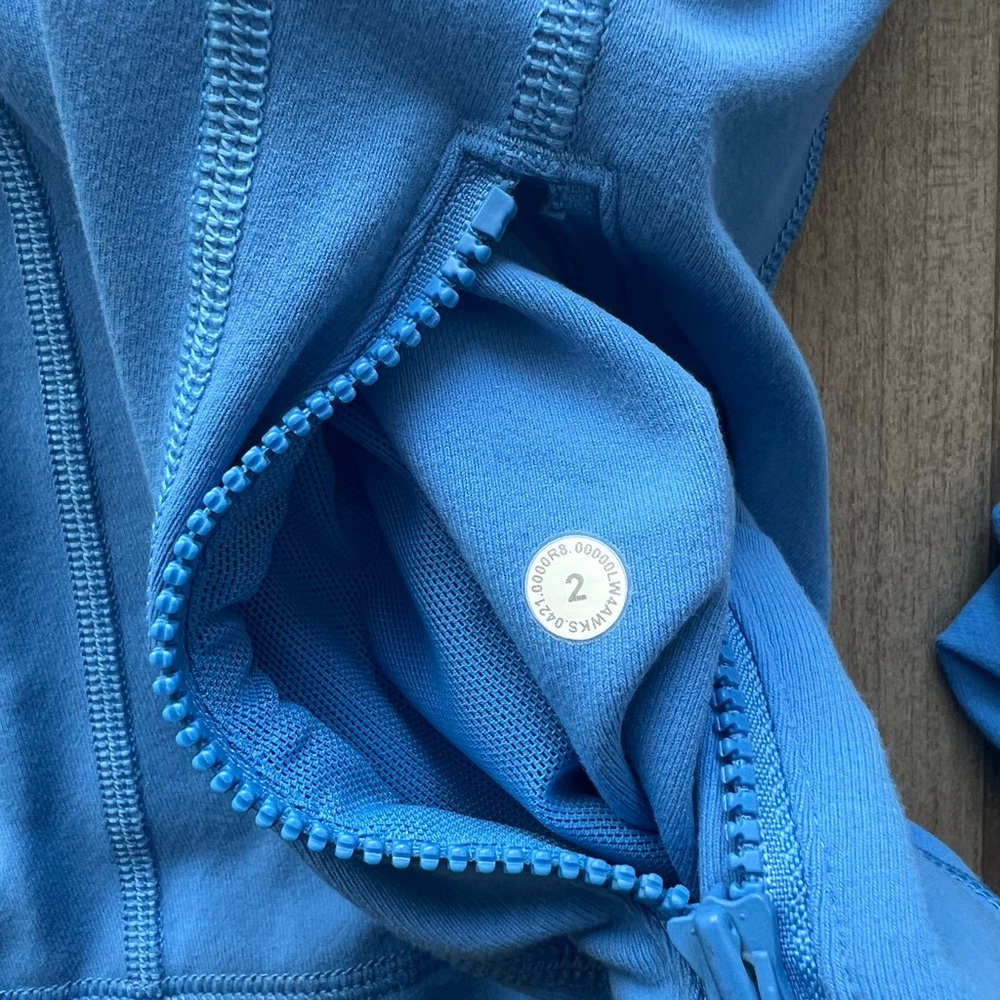 Lululemon Define Jacket in Blue Nile (Rare Color) Size 2 - Picture 7 of 7